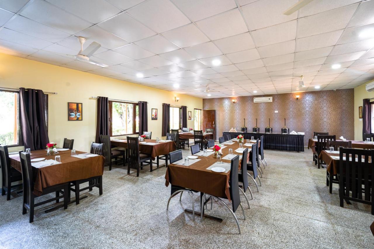 Narmada Hills Resort Omkareshwar Exterior foto