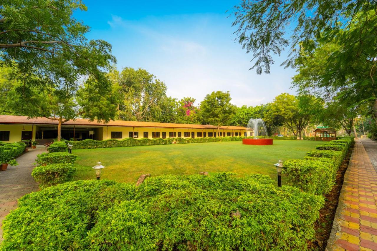 Narmada Hills Resort Omkareshwar Exterior foto