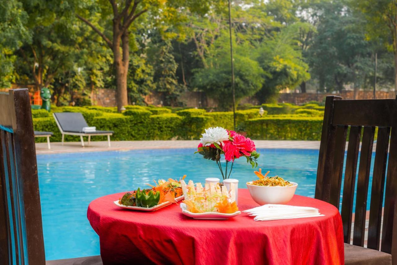Narmada Hills Resort Omkareshwar Exterior foto
