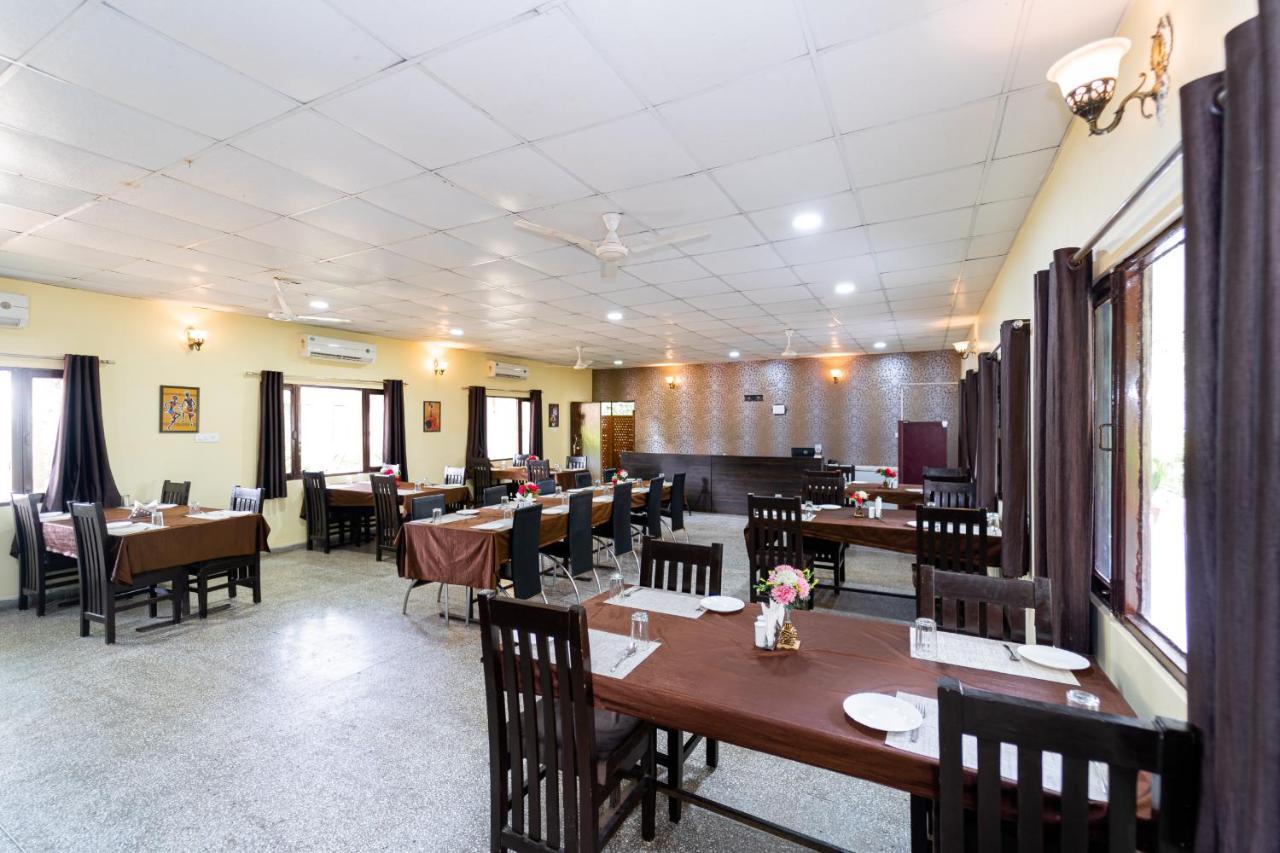 Narmada Hills Resort Omkareshwar Exterior foto